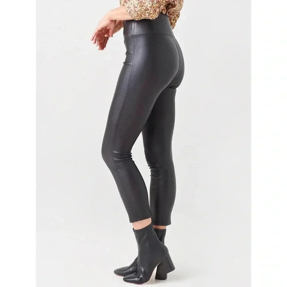 SPRWMN High Waisted Capri Leather Leggings in Black Size XS - Picture 2 of 8